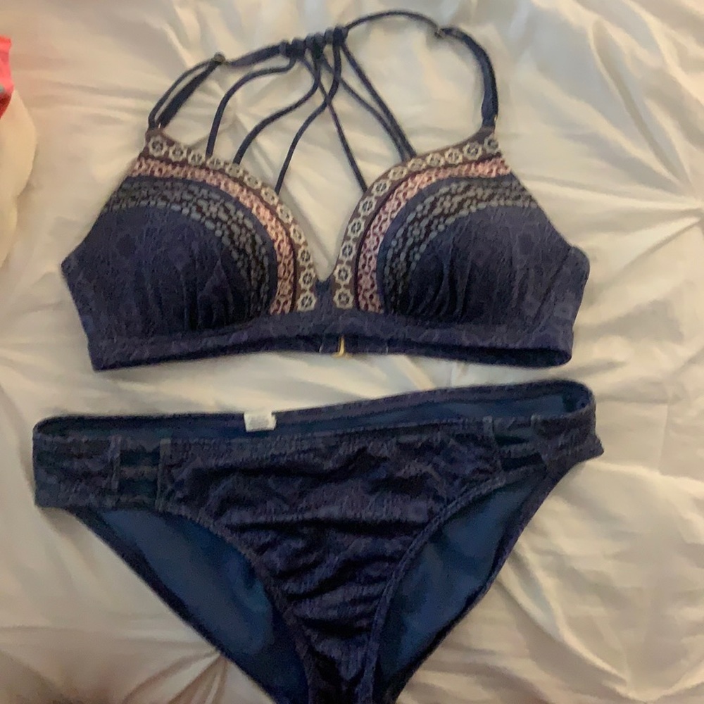 ATHLETA women’s purple pattern bikini!